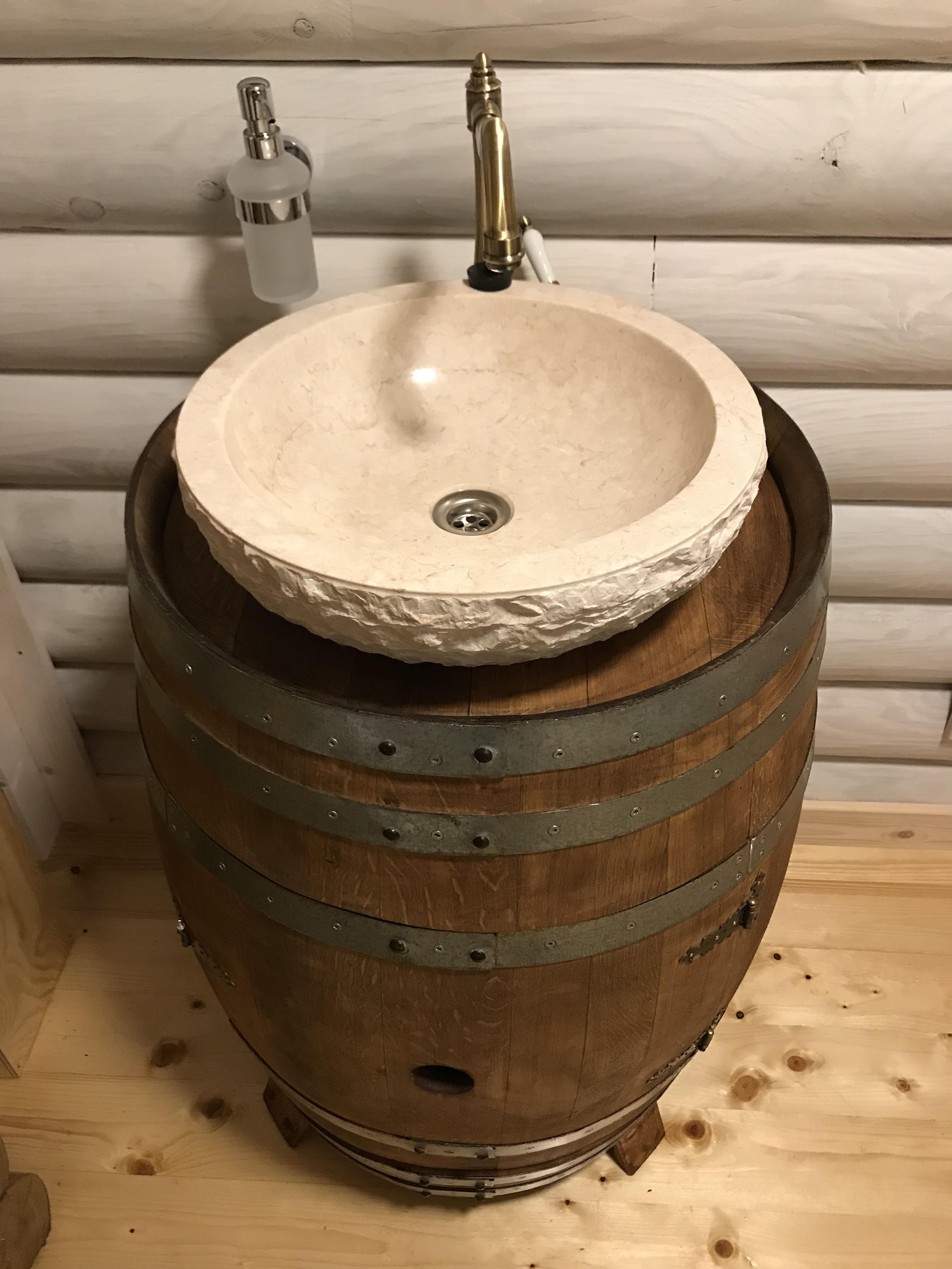 Waschtischunterschrank - DELUXE aus gebrauchtem 225L Eichenfass mit