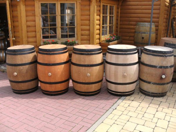 225 Liter Weinfass Regentonne schwarze Ringe aus gebr. Barrique Eichenfass Hhe 90-95cm, Durchmesser 70-73cm Holzfass Wasserfass Regenfass Tonne