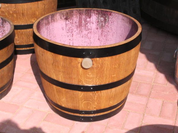 140 Liter Fass Miniteich Pflanzkübel Regentonne wahlweise mit schwarzen Ringen aus gebrauchtem Weinfass Eichenfass Trog Wasserfasss Holzfass