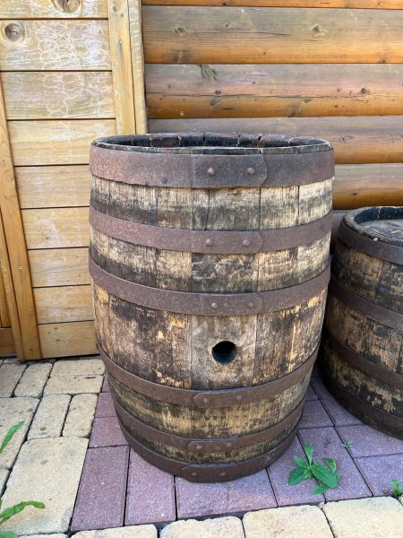 50 Liter rundes Weinfass gebrauchtes Eichenfass sehr selten war mit Rotwein gefüllt