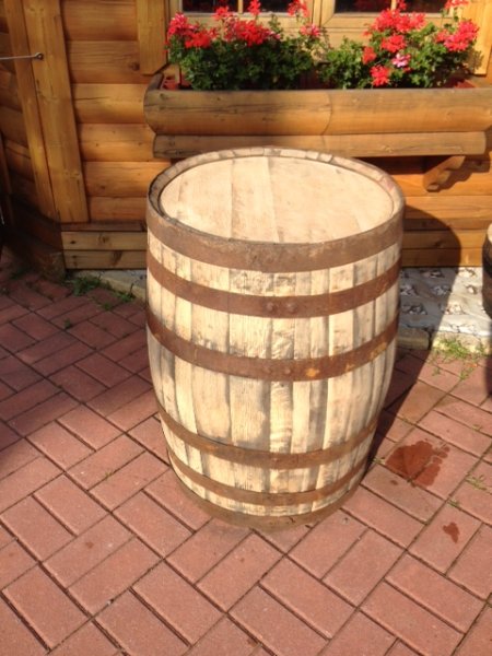 Ausgesuchte 170 Liter rundes Bourbon Whisky gebrauchtes Eichenfass H.75cm. D. 60cm mit möglicht geraden oder neuen Böden