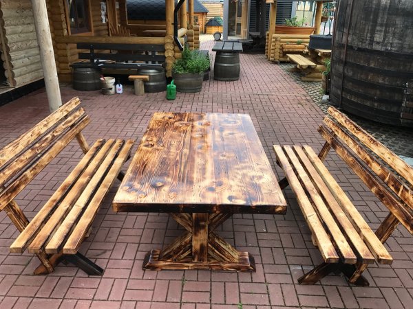 2m FACHWERK - Sitzgruppe Tisch+2xBänke mit Rueckenlehnen  FWSGRL2M aus massiven ALT- & Neu-HOLZ FICHTE mit 2m Länge und 100cm Breite Höhe 77cm