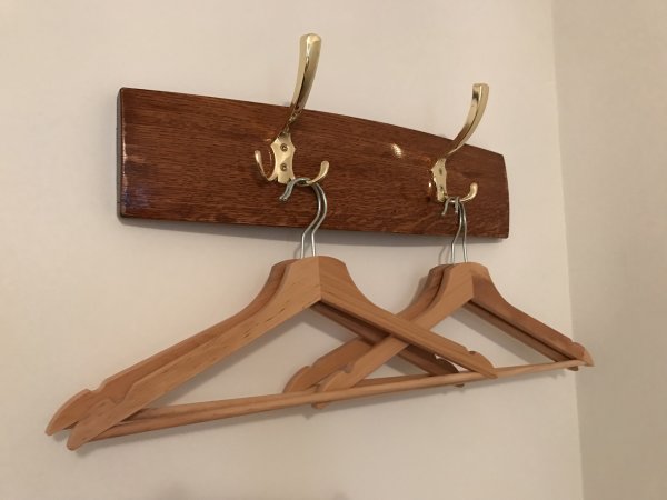 Garderobe aus original Fassdauben aus massivem Eichenholz mit Lnge nach Wunsch bis 2m