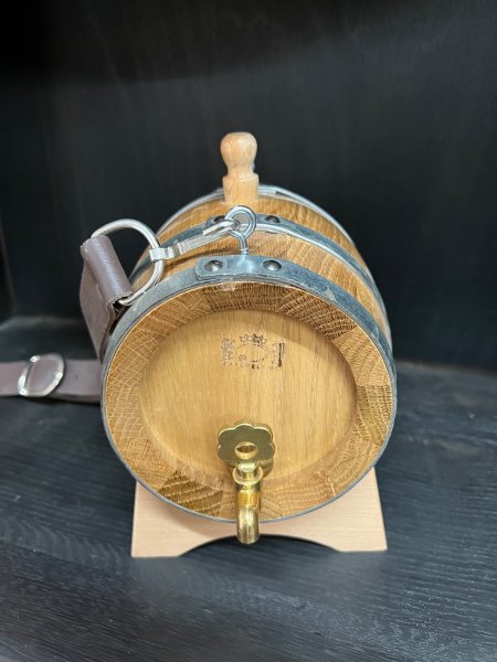 0,5 Liter rundes Marketender Holzfass innnen gewachst mit Tragegurt Weinfass Eichenfass Whyskifass Schnapsfass
