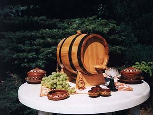 10 Liter Eichenfass schwarze Ringe innen roh und geschmackgebend Böttcherware Schnapsfass Weinfass Whyskifass Holzfass