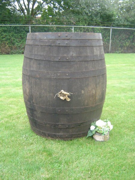700 Liter rundes gebrauchtes Weinfass Eichenfass Holzfass