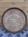 Fassfront mit geschnitzter Gravur 225LB D.60cm und 14cm Tiefe aus gebrauchtem Burgunder Eichenfass Weinfass Holzfass