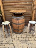 Fasstisch BORDEAUX - Tischplatte D.80 H110cm + 4 Fass-Barhocker-M7